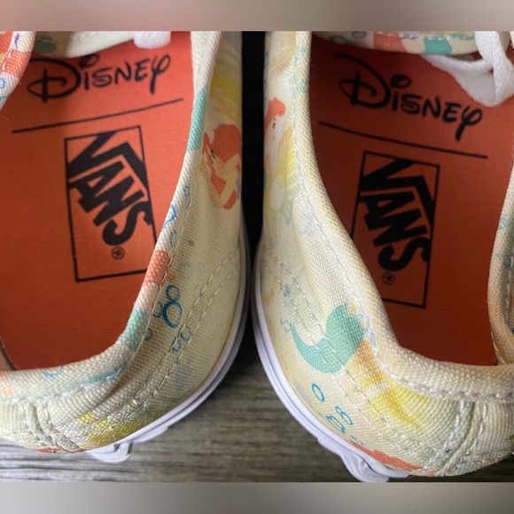 Little Mermaid Disney X Vans Sz 6 Womens - Picture 4 of 7